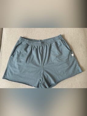 Vuori Cropped Pullover in Muted Teal